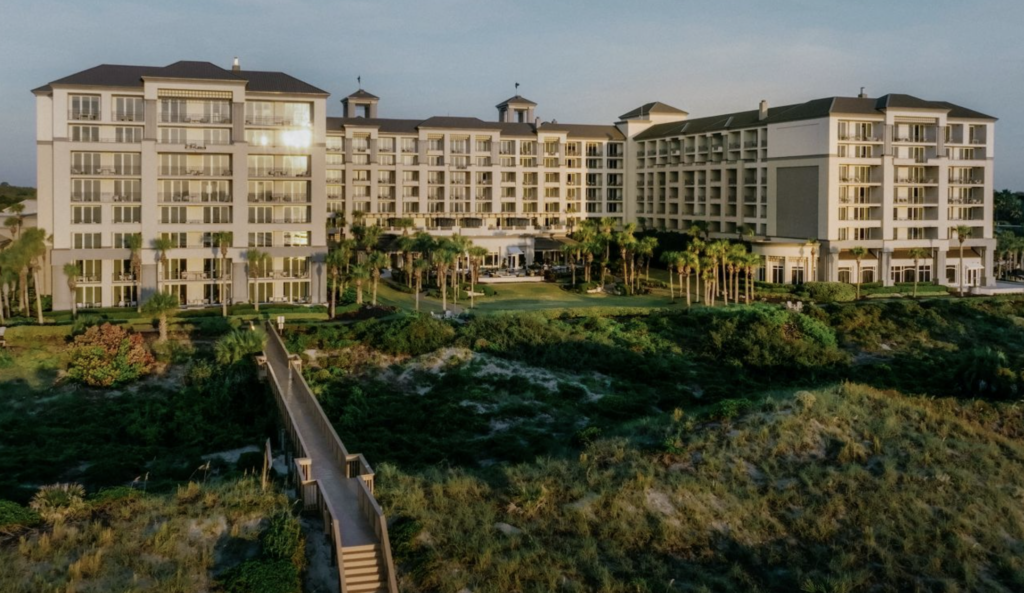 Engaged life, beach wedding, beachfront wedding venue, destination weddings, amelia island, florida weddings, Marriott Vacations