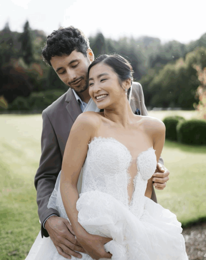 UK wedding photographer Anna Murt capturing bride and groom in English countryside