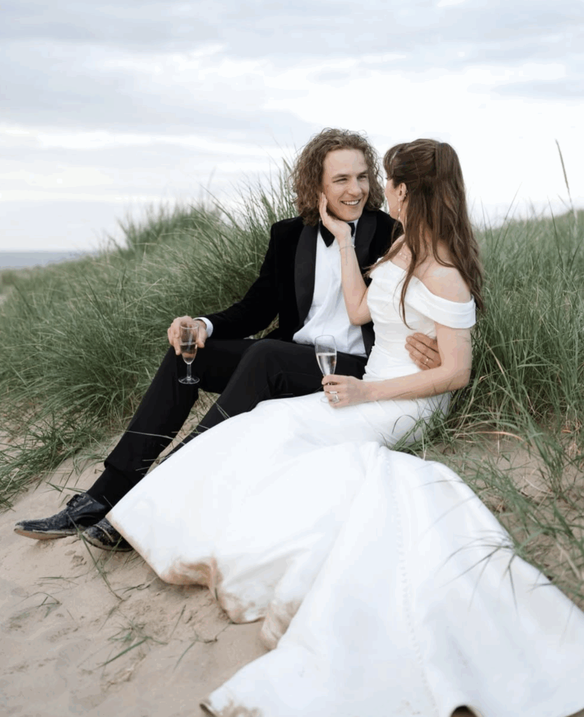 Timeless wedding portrait UK by Anna Murt in natural light

Anna Murt wedding photographer UK-based capturing candid moments