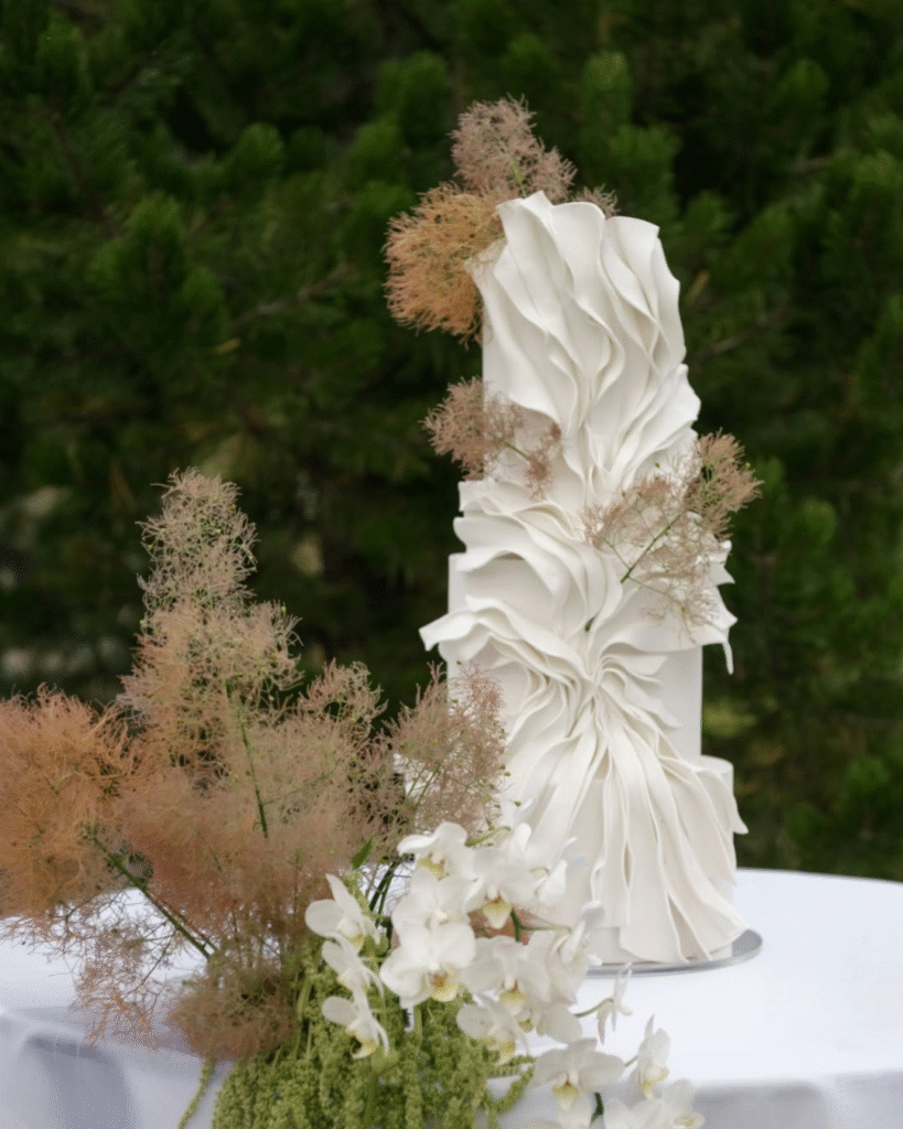 modern wedding cake ideas, minimalist wedding cake